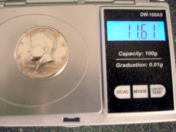 1971-P-JFK-Half-Dollar-Gold-Plated/Silver--Weighs-11.61grams.